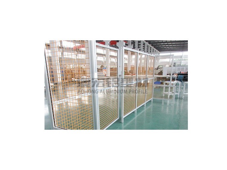 生產(chǎn)線安全總讓你提心吊膽？汽車廠鋁型材防護(hù)圍欄的可靠解法