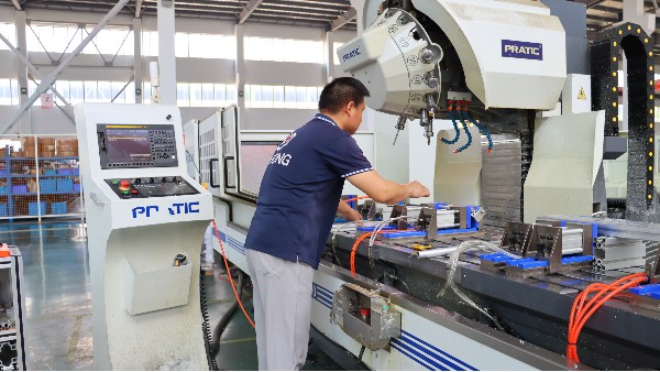 工業(yè)鋁型材數(shù)字化定制：24小時極速響應的服務革新 | 澳宏鋁業(yè)